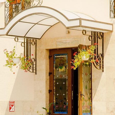 Hotel Belleville ياش المظهر الخارجي الصورة
